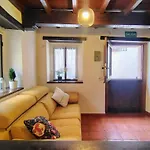La Casina De La Caleyona, Parres - * לאנס