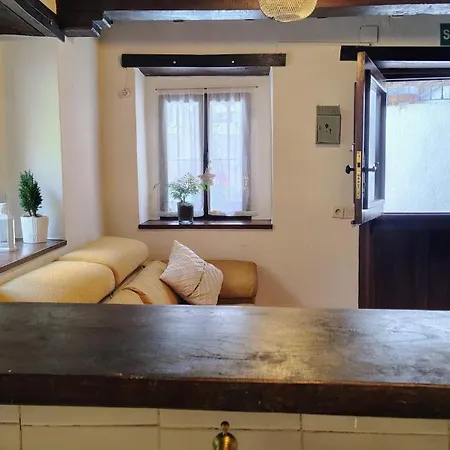 بيت للعطل La Casina De La Caleyona, Parres -