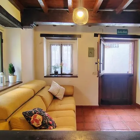 La Casina De La Caleyona, Parres - * يانس