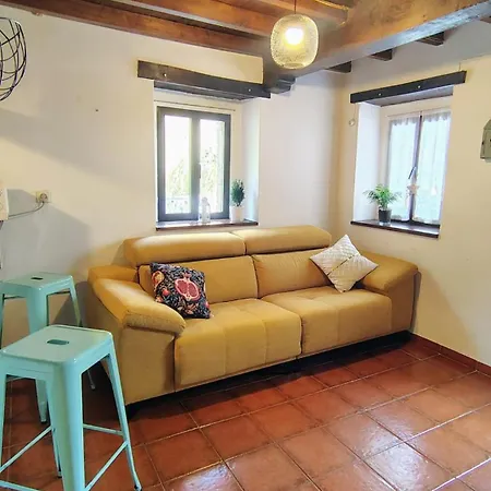 بيت للعطل La Casina De La Caleyona, Parres -