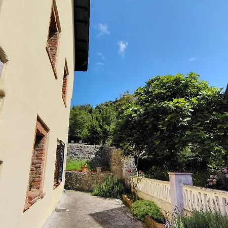 بيت للعطل La Casina De La Caleyona, Parres -